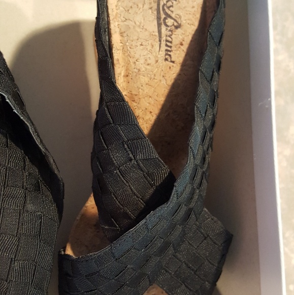 🌸SASSY LUCKY BRAND SUMMER WEDGES - Picture 2 of 3